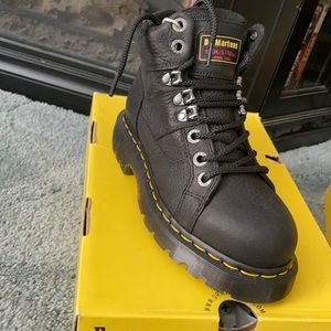 Dr. Martens Ironbridge ST